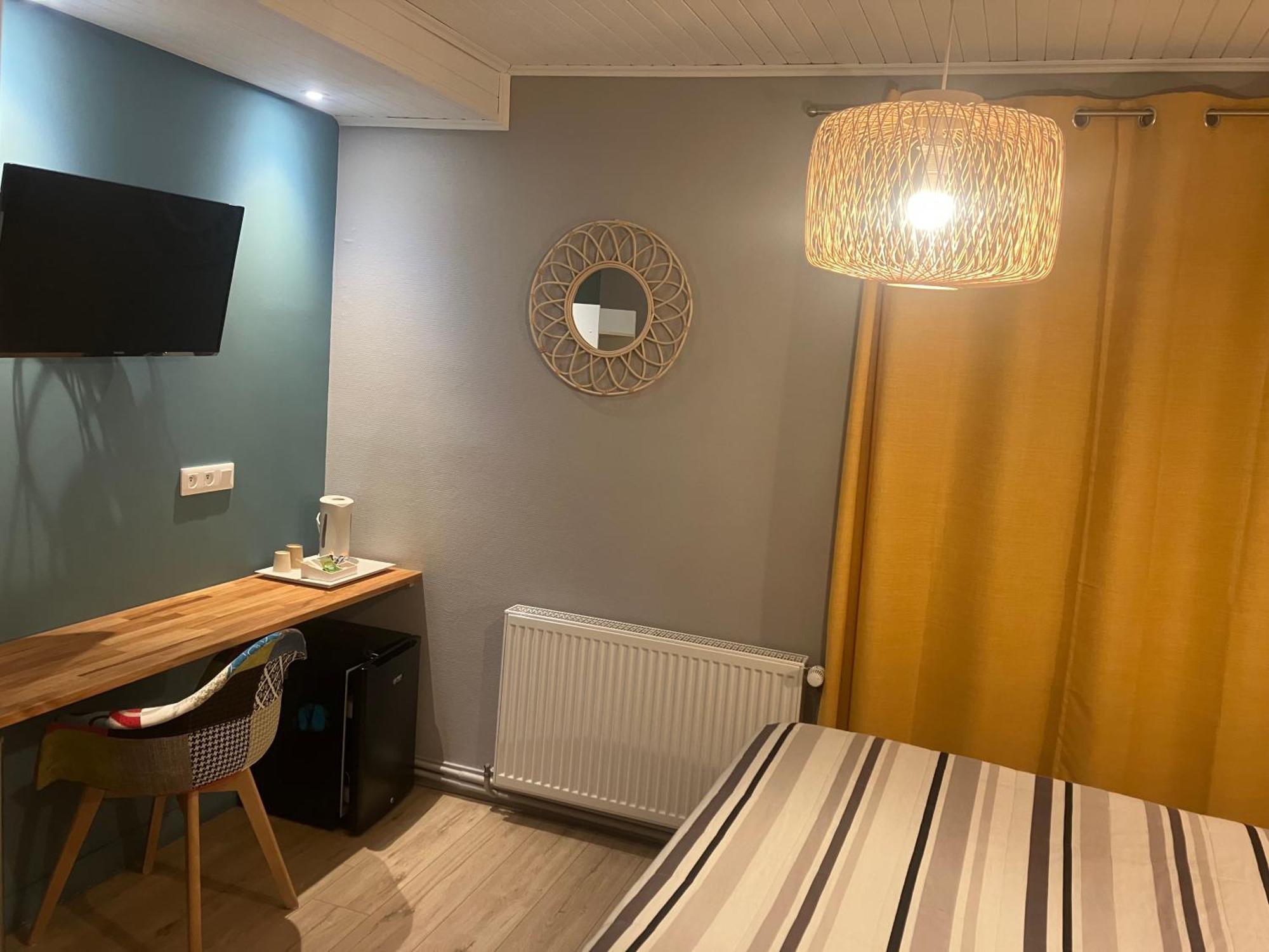 Hotel Du Nord Chambres Familiales Fontaines  Eksteriør billede
