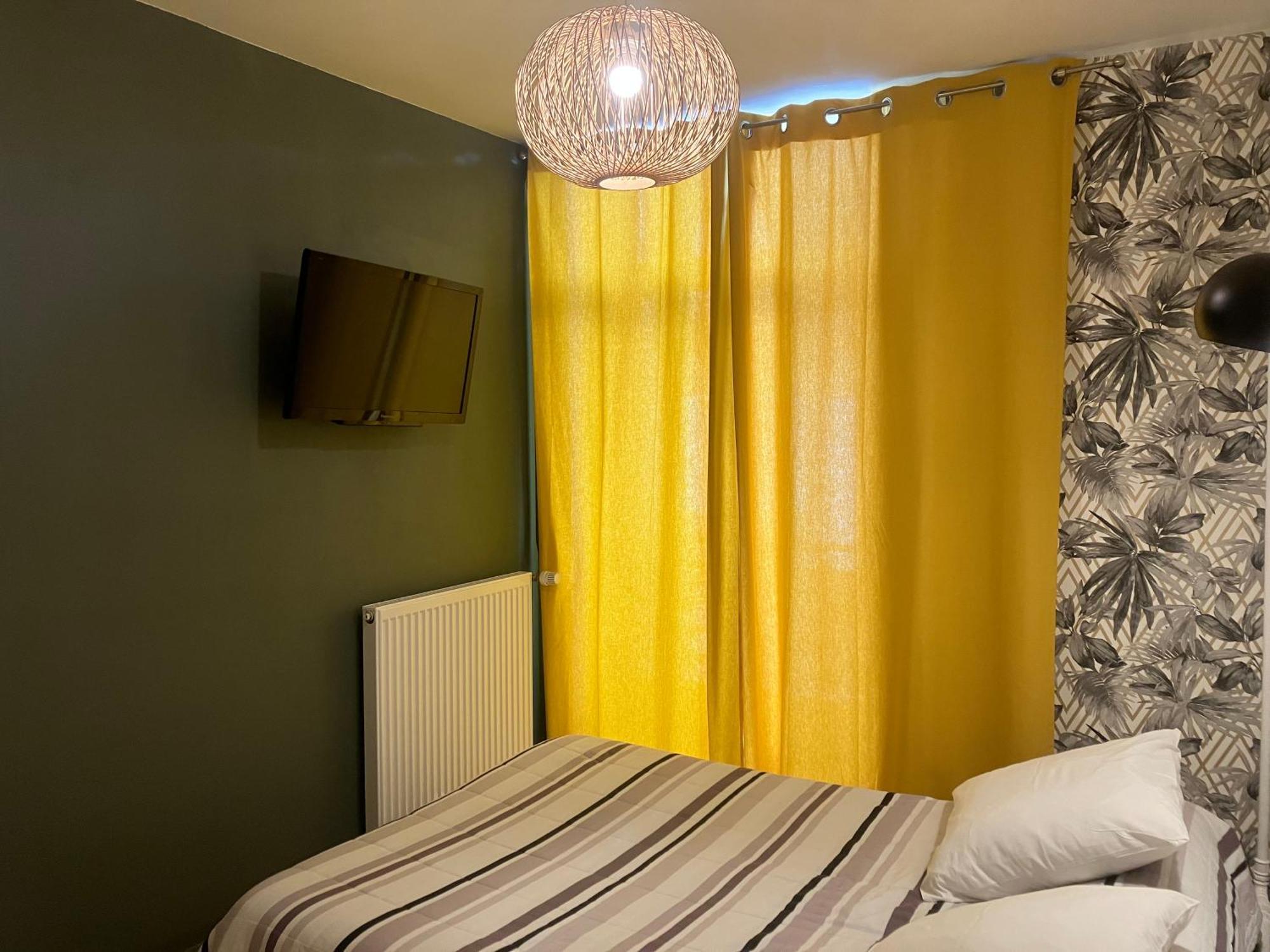 Hotel Du Nord Chambres Familiales Fontaines  Eksteriør billede