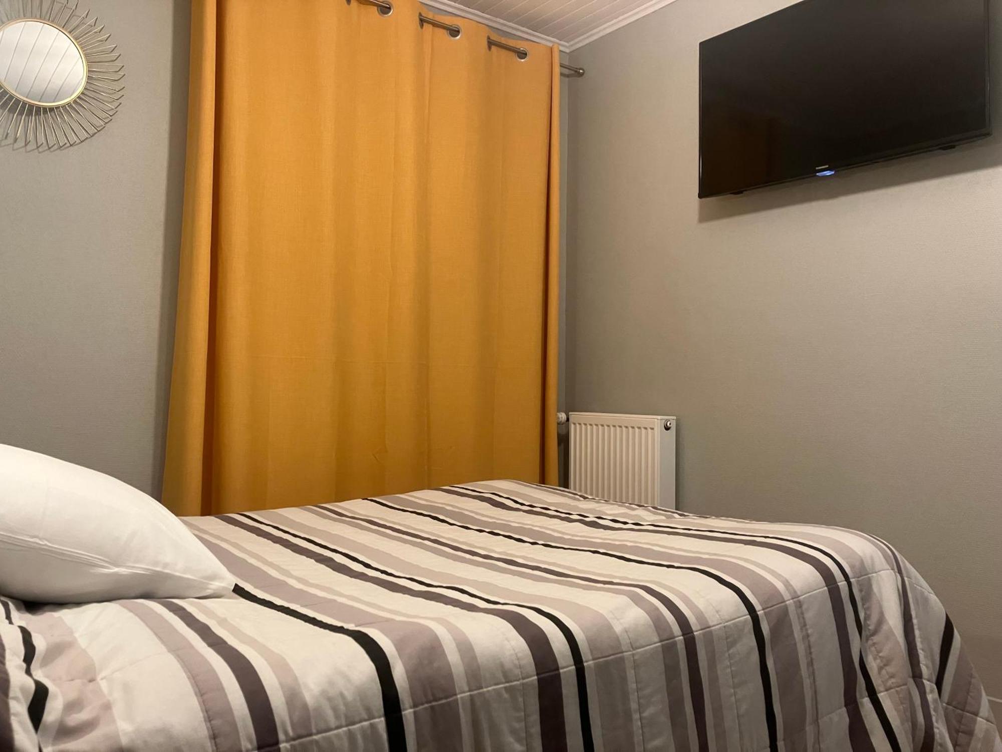 Hotel Du Nord Chambres Familiales Fontaines  Eksteriør billede