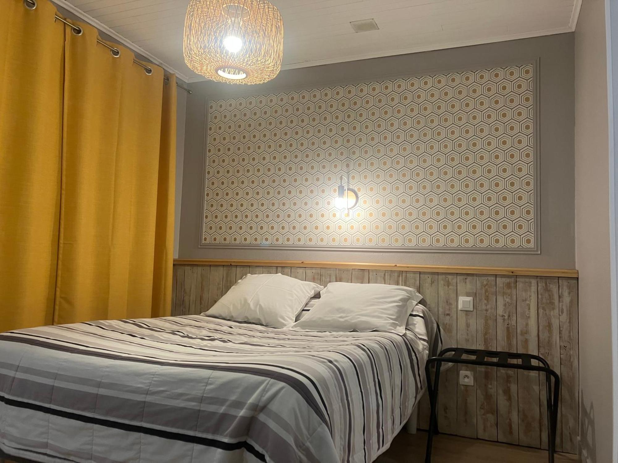 Hotel Du Nord Chambres Familiales Fontaines  Eksteriør billede
